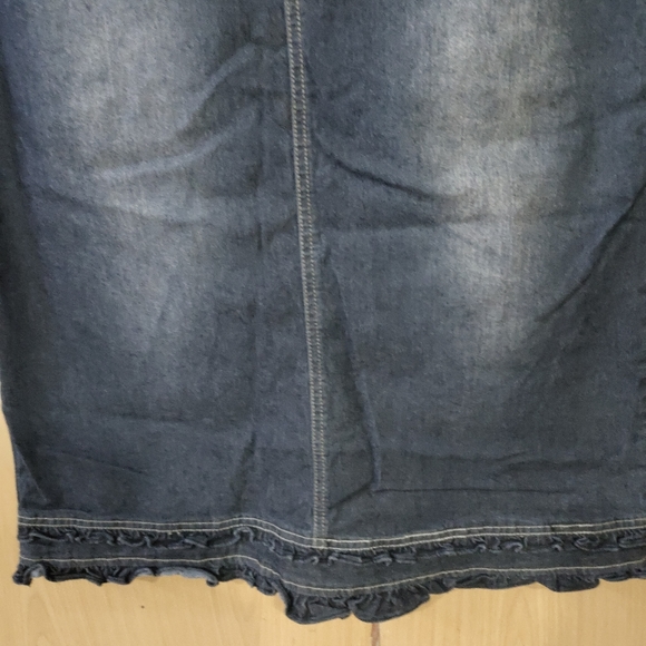 Denim skirt - Picture 3 of 3